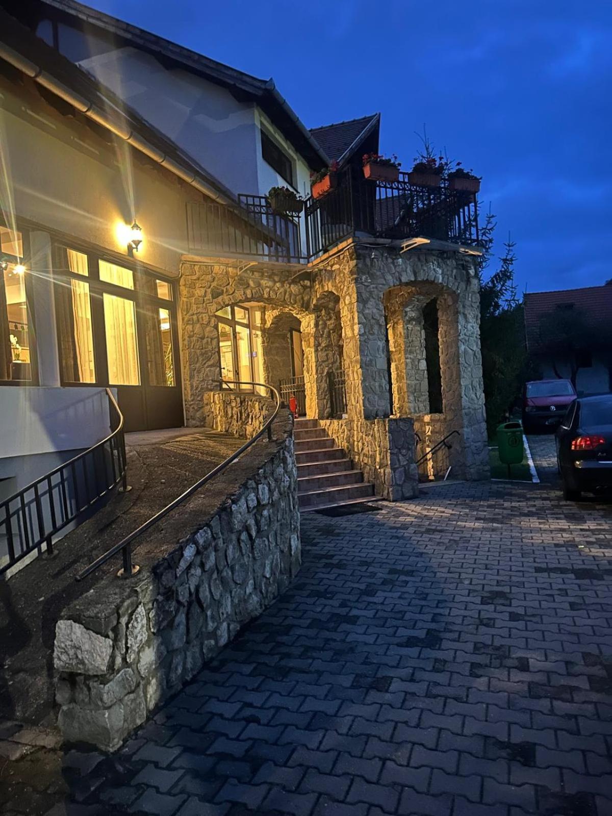 Pensiunea Casa Saxonia Rîşnov Exteriér fotografie
